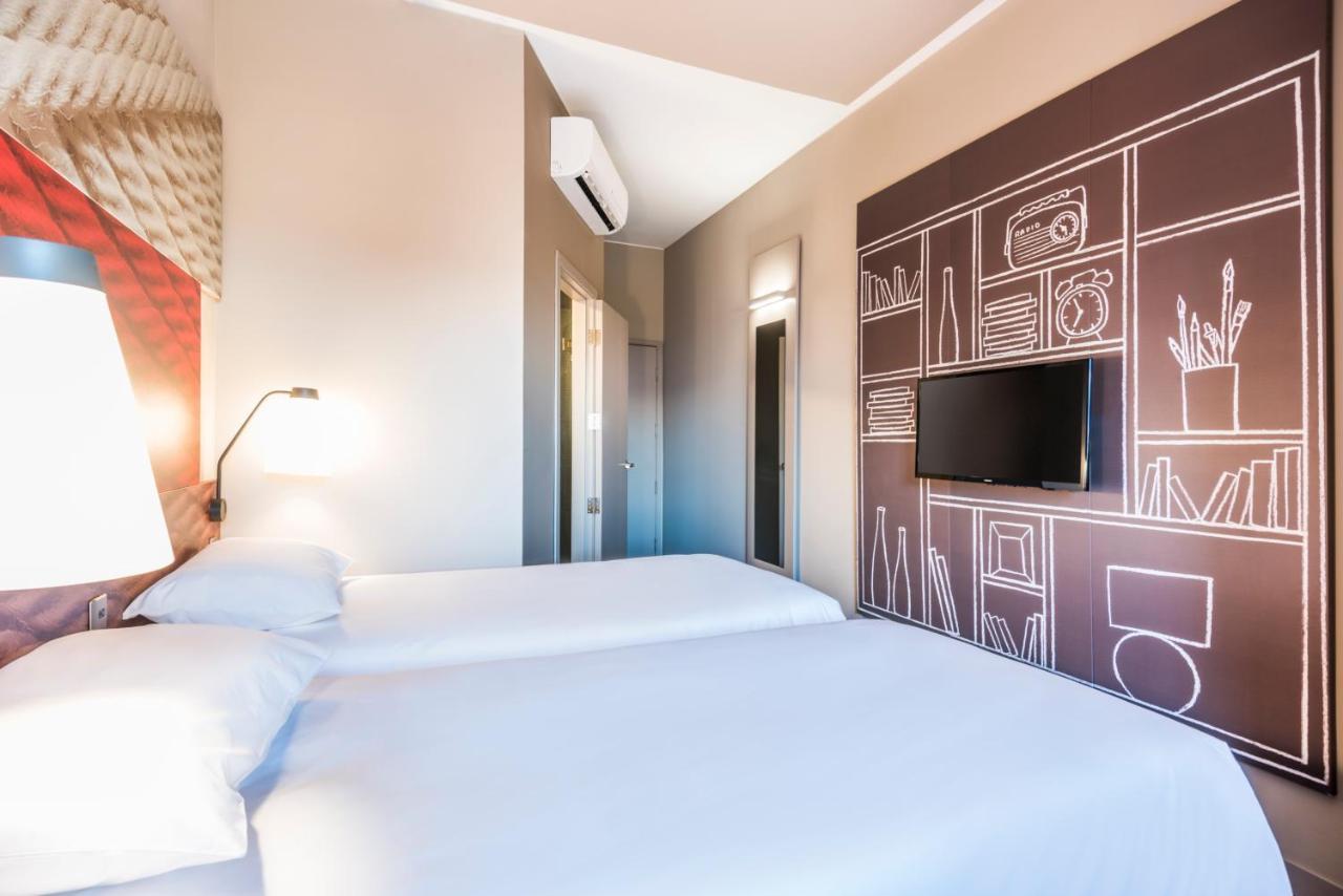 Ibis Apartado Luaran gambar