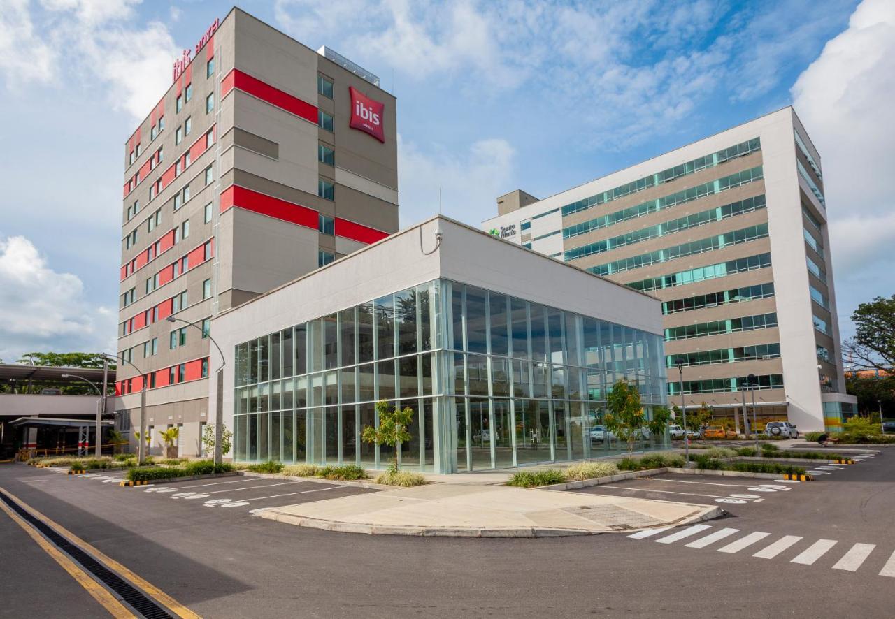 Ibis Apartado Luaran gambar