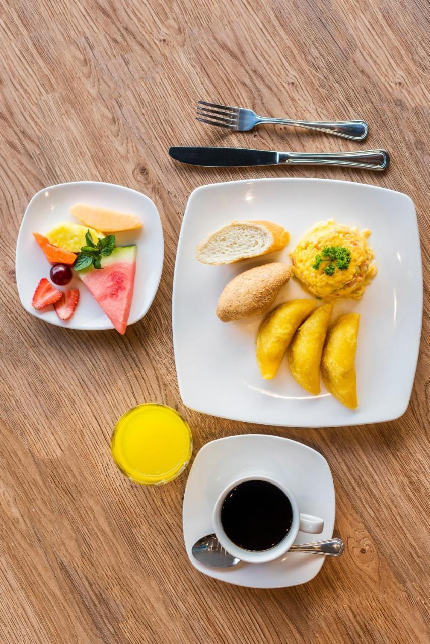 Ibis Apartado Luaran gambar