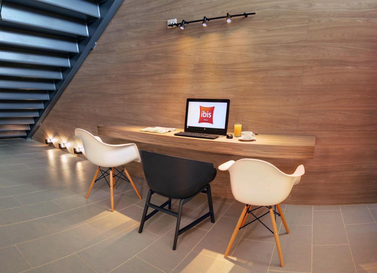 Ibis Apartado Luaran gambar